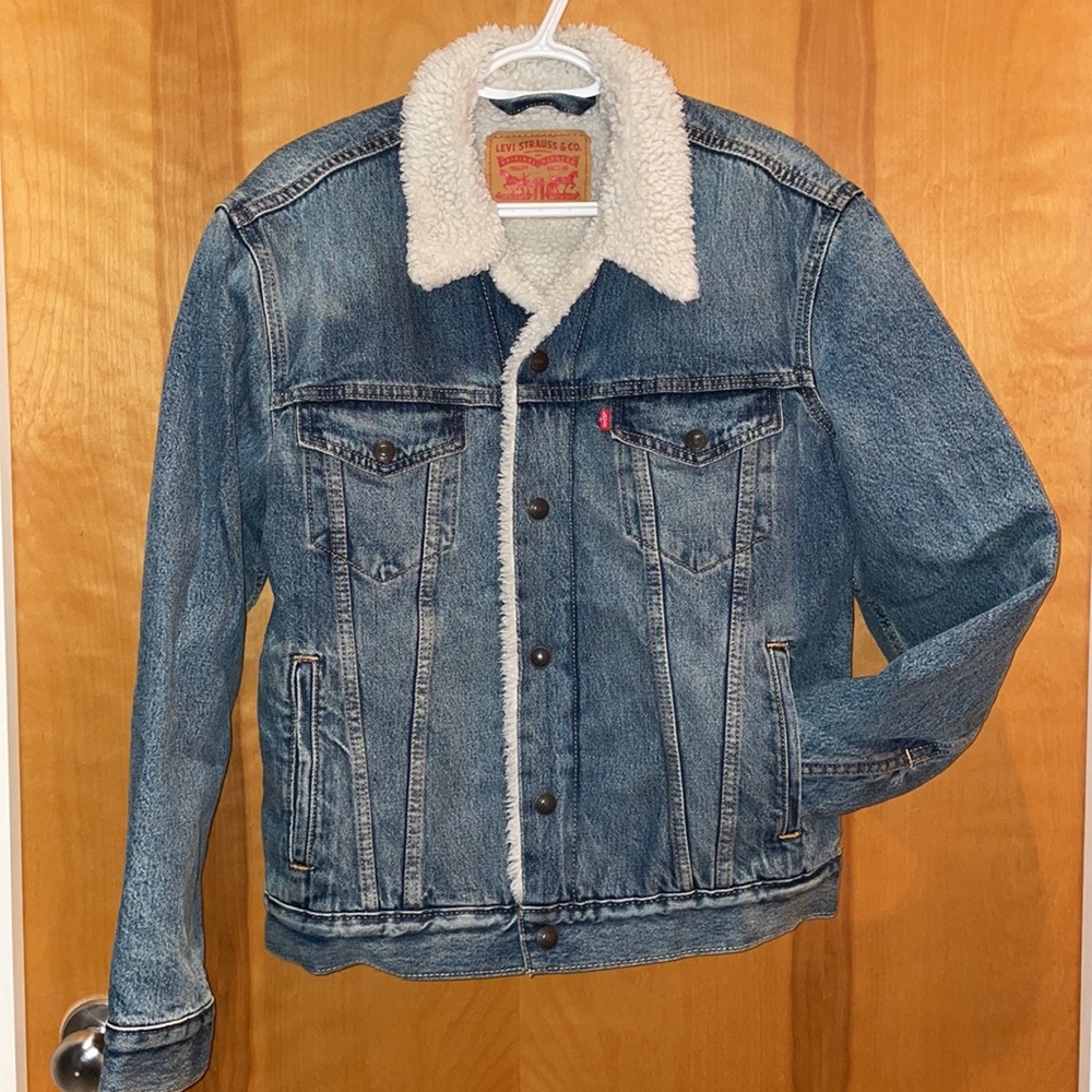 Vintage Levi’s winter jean jacket.